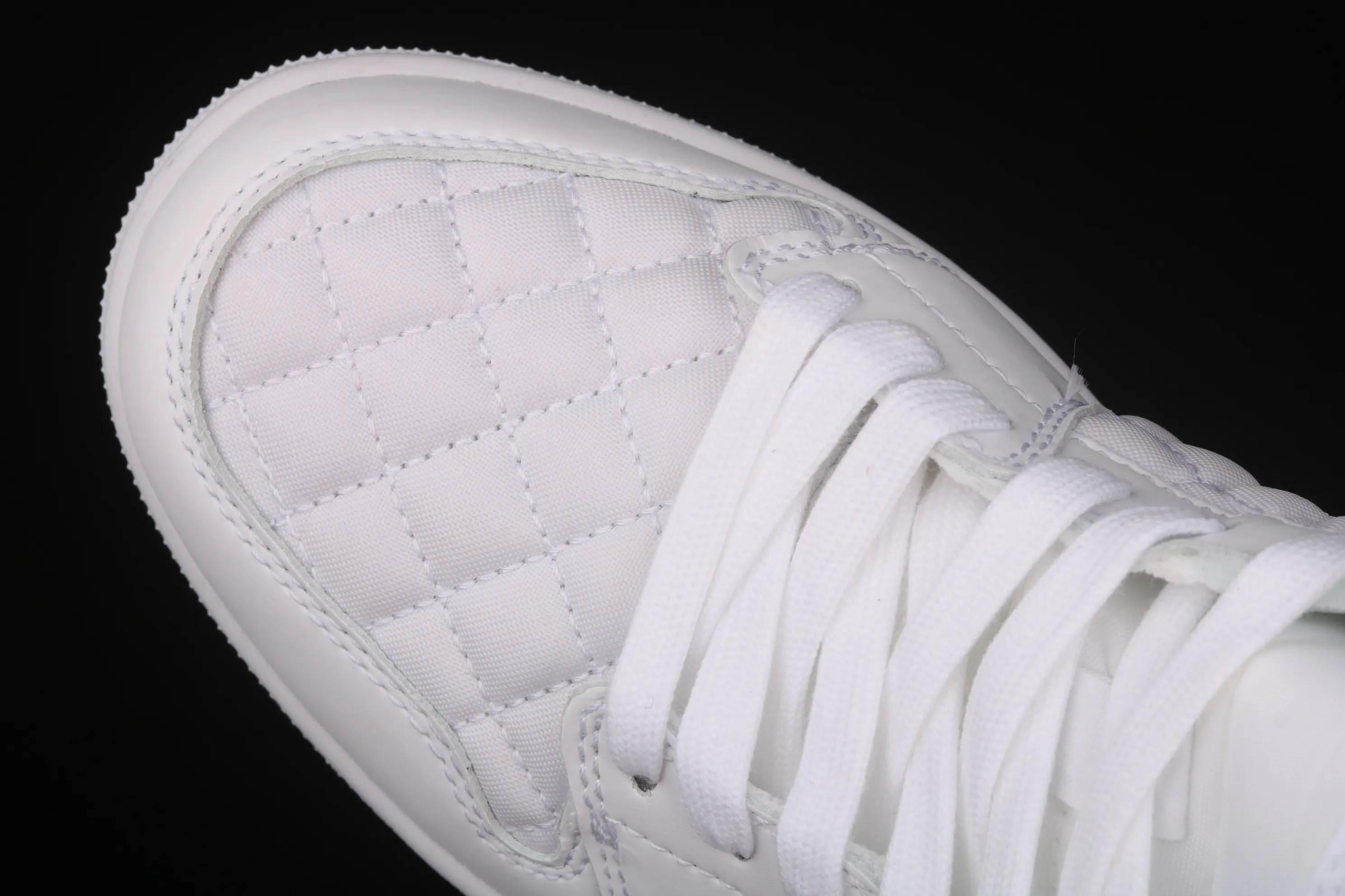All Categories Air Jordan Jordan Series Basketball Shoes Air Jordan 1 Mid Air Jordan 1 Mid "Quilted White" AJ1 Joe 1 White Diamond "Little Chanel" Mid-top Versatile Casual Sports Shoes DB6078-100